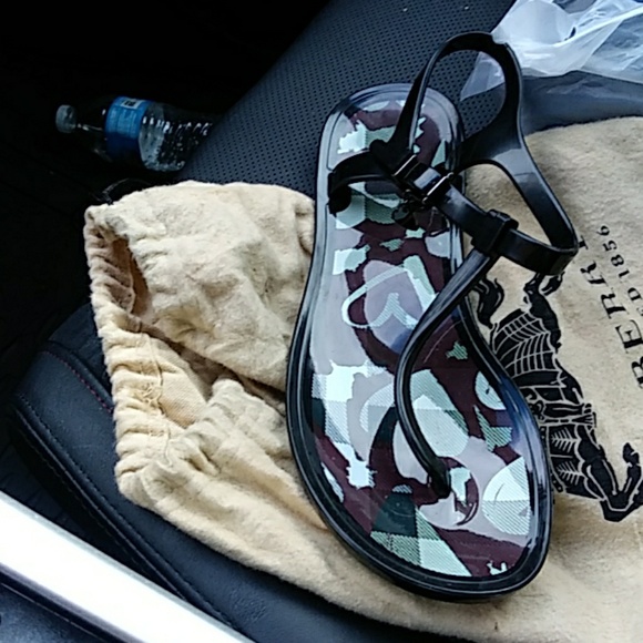 Burberry Thong Sandals - Picture 2 of 4